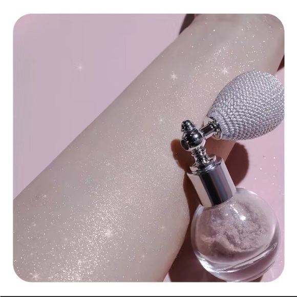 Highlighter Glitter High Gloss Face/Body Spray - Picture 7 of 8